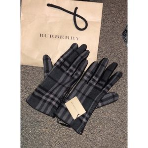 Burberry Gloves Black & Grey